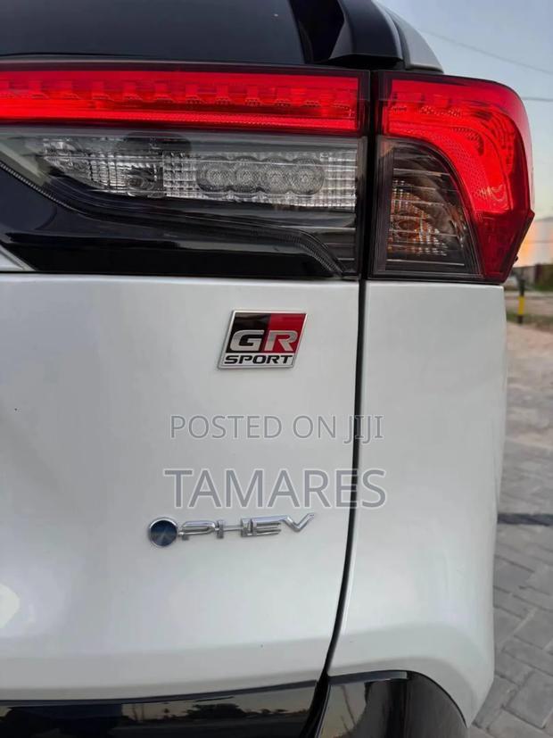 New Toyota RAV4 2025 White