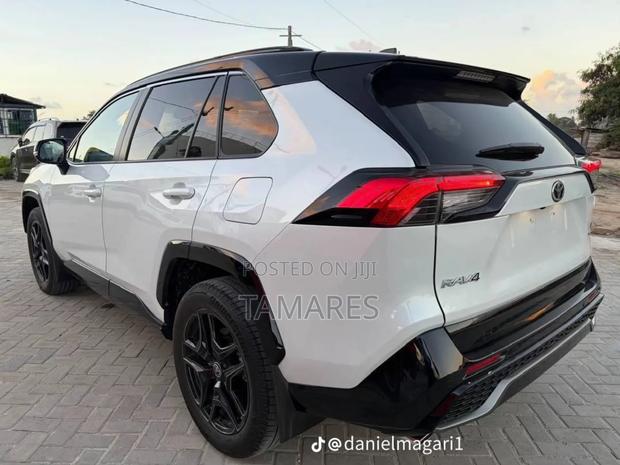 New Toyota RAV4 2025 White