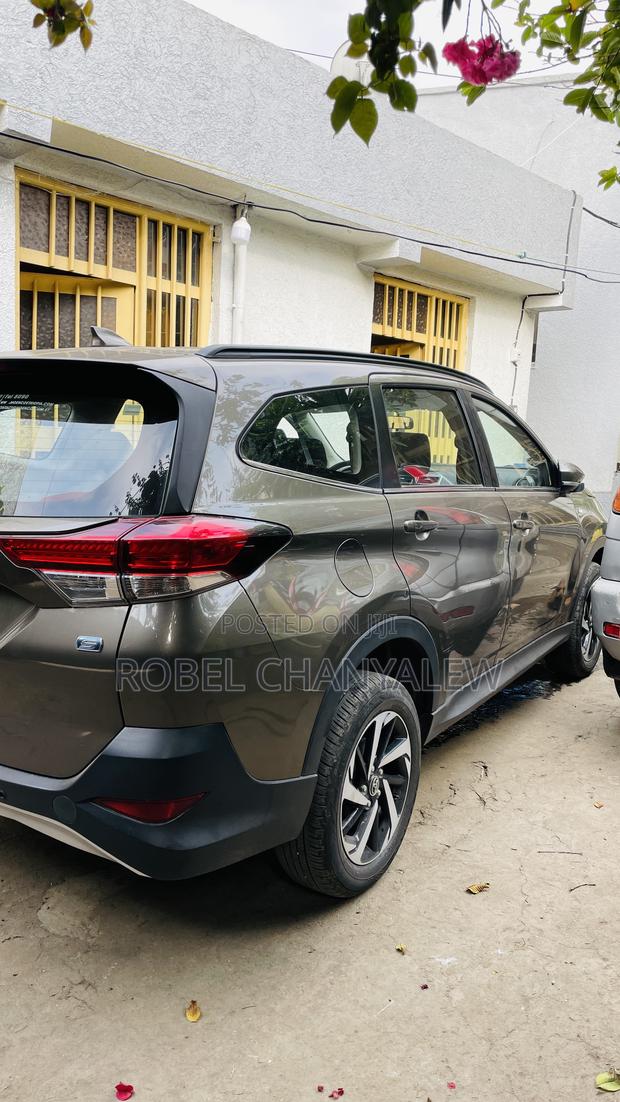Toyota Rush 2022 Brown