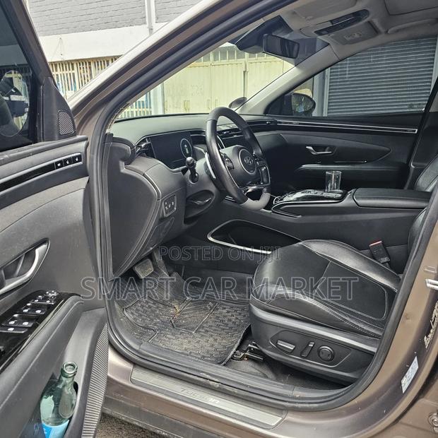 Hyundai Tucson 2021 Brown