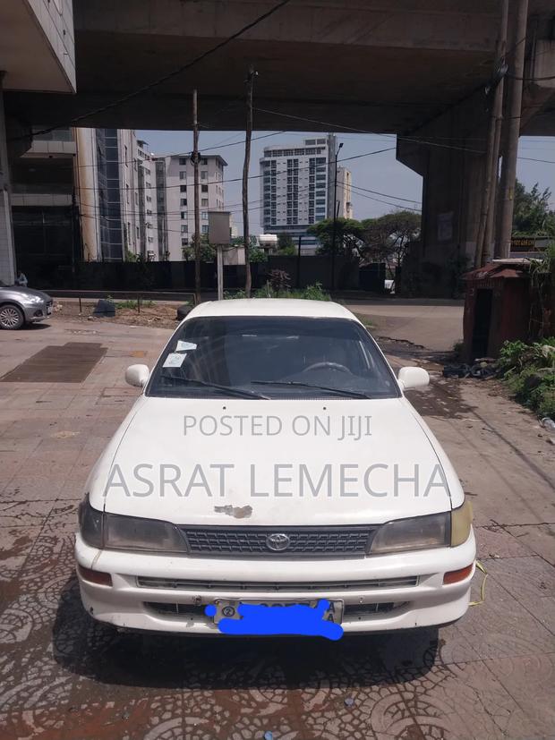 Toyota Corolla 1996 White