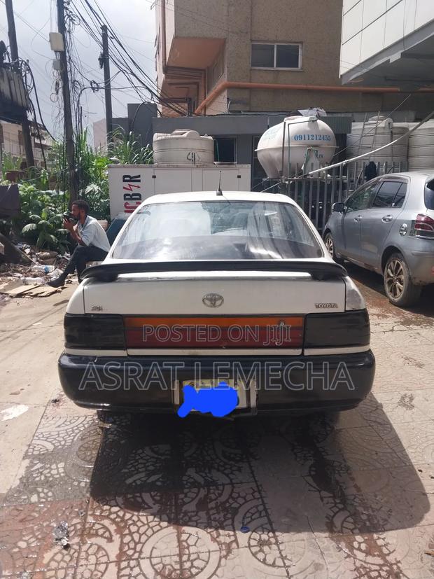Toyota Corolla 1996 White