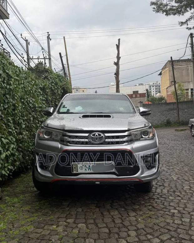 Toyota Hilux 2017 Silver