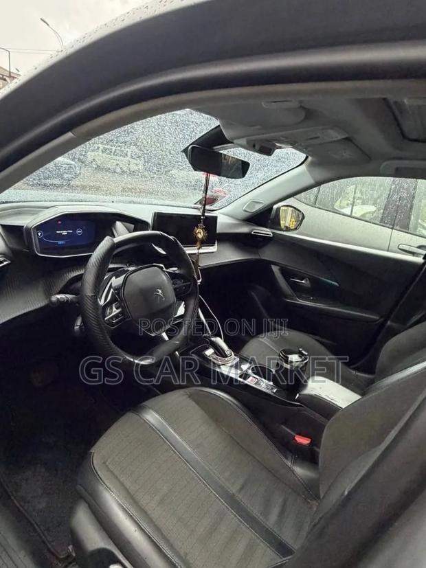Peugeot 2008 2022 Gray