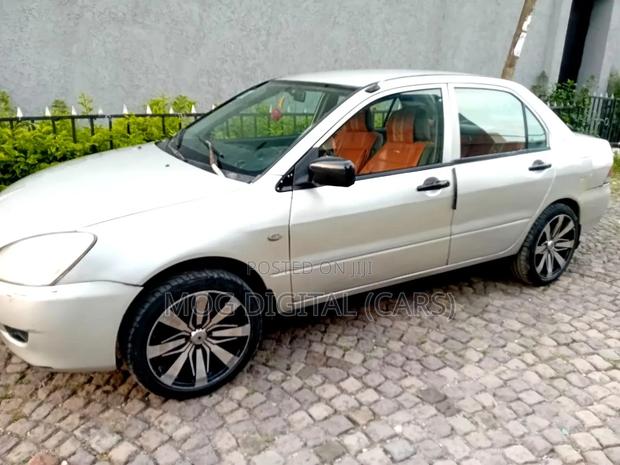 Mitsubishi Lancer 2006 Ivory