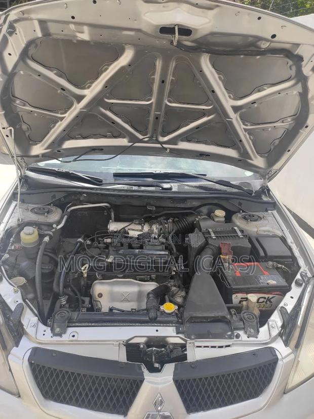 Mitsubishi Lancer 2006 Ivory