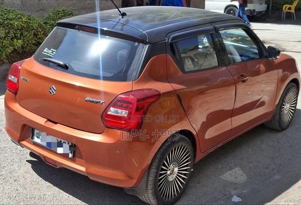 Suzuki Swift 2022 Orange