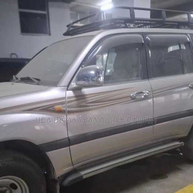 Toyota Land Cruiser 2002 Gold