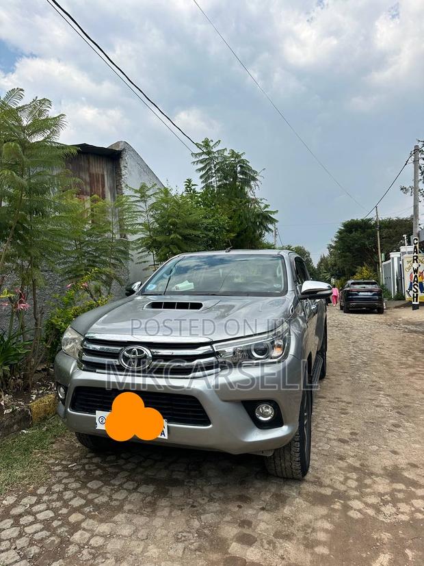 Toyota Hilux Revo Double Cab Deisel 2.8 AWD 2016 Silver