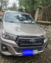Toyota Hilux 2019 Gold for sale