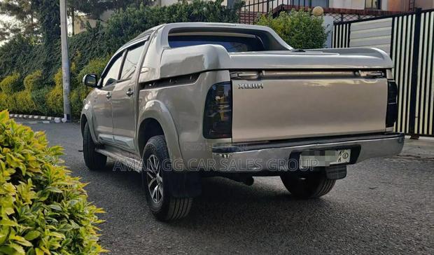 Toyota Hilux 2015 Beige
