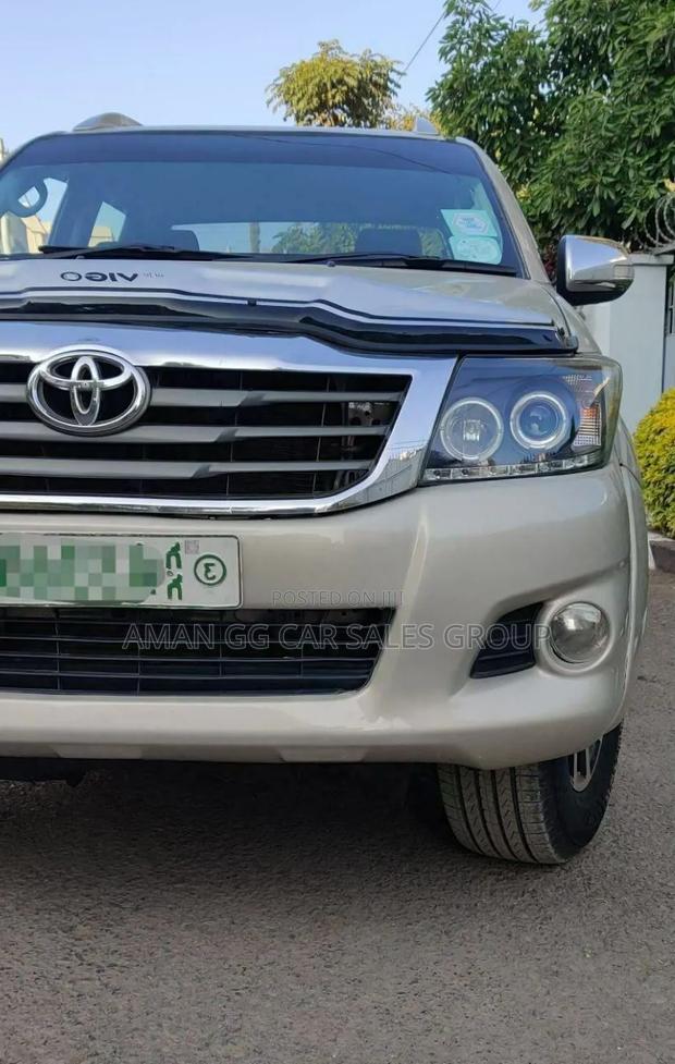 Toyota Hilux 2015 Beige