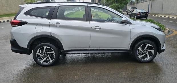 Toyota Rush 1.5 AWD 2021 Silver