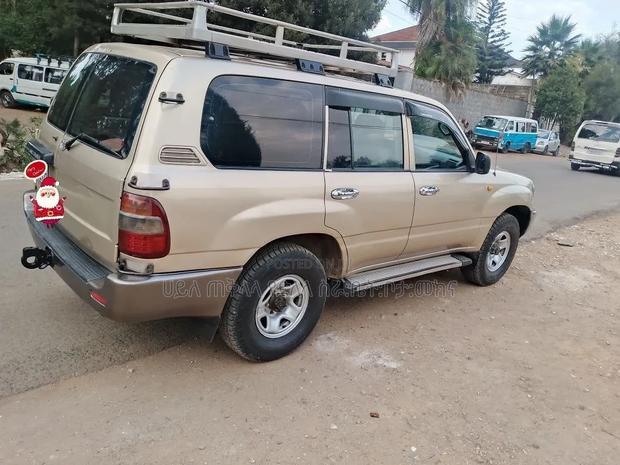 Toyota Land Cruiser 2004 Pink