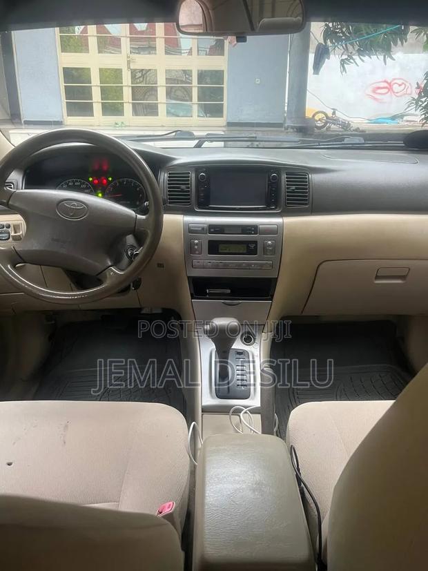 Toyota Corolla 2005 Gold