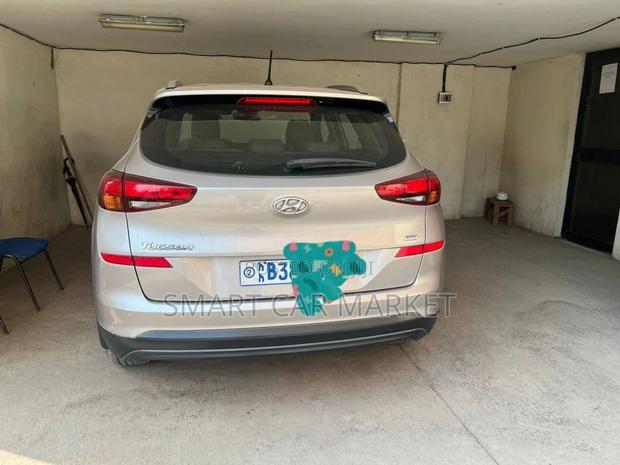 Hyundai Tucson 2018 Gold