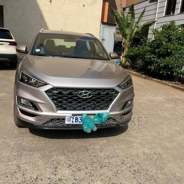 Hyundai Tucson 2018 Gold