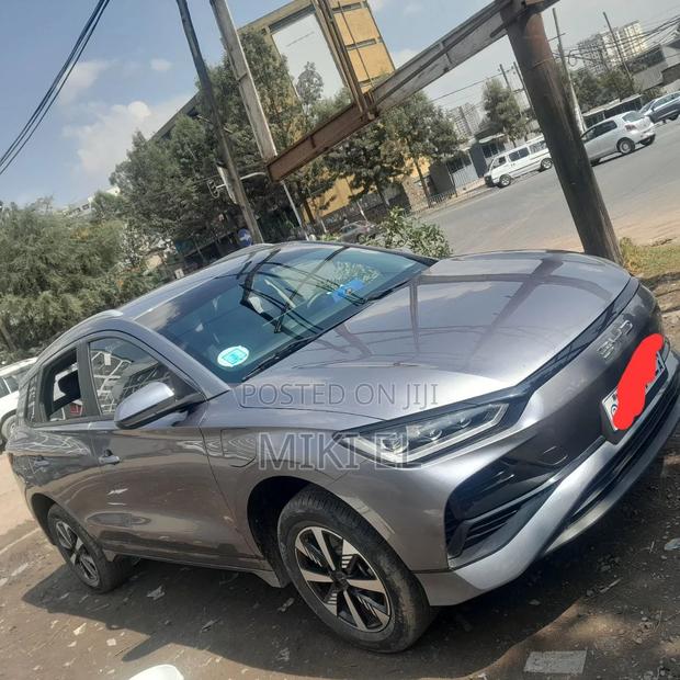 BYD E2 43 kWh 94 hp FWD 2024 Gray