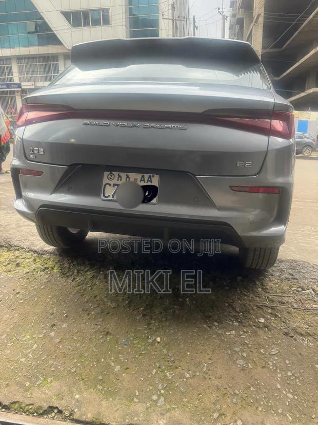 BYD E2 43 kWh 94 hp FWD 2025 Gray