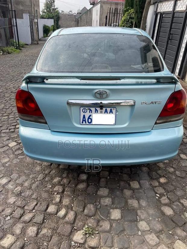 Toyota Platz 2004