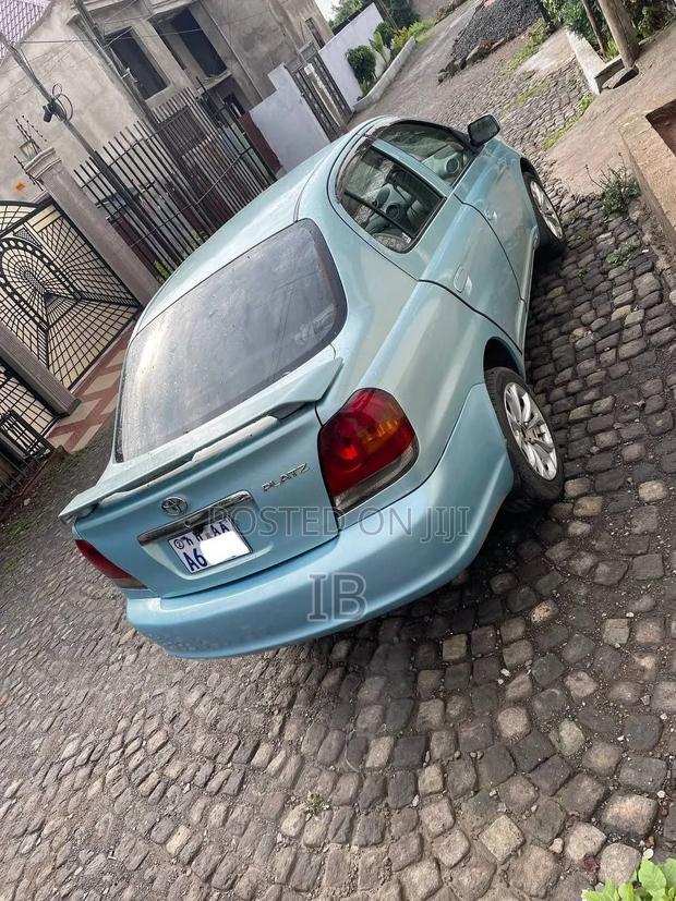 Toyota Platz 2004