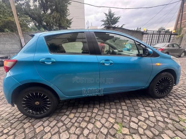 Toyota Yaris 2018 Blue