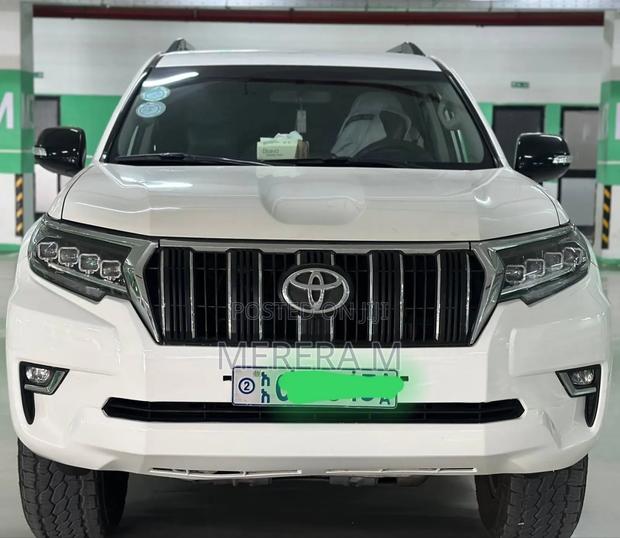 Toyota Land Cruiser 2018 White