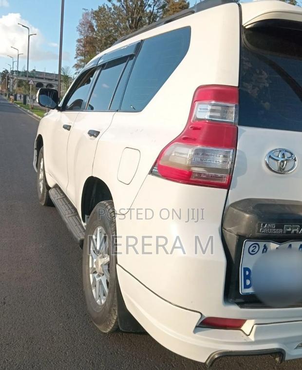 Toyota Land Cruiser Prado 2011 White