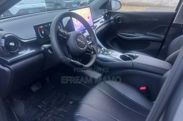 BYD E2 43 kWh 94 hp FWD 2025