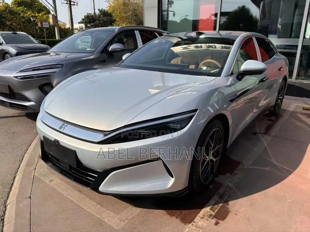 New BYD Han 2025 Silver