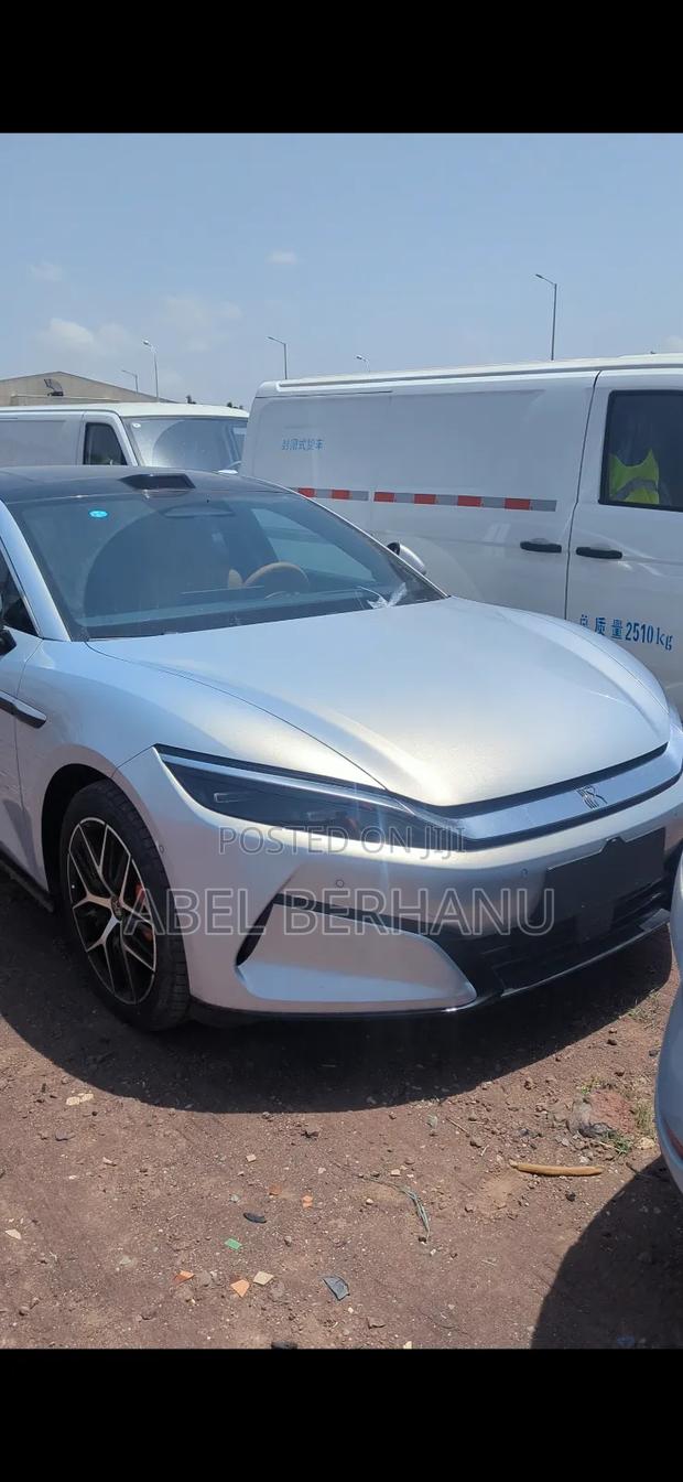 New BYD Han 2025 Silver