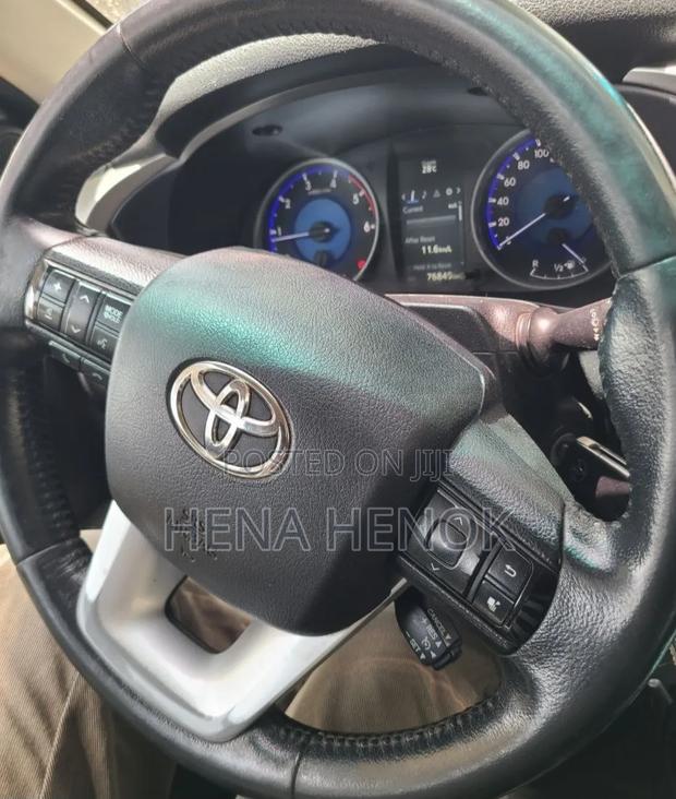 Toyota Hilux 2017 Silver