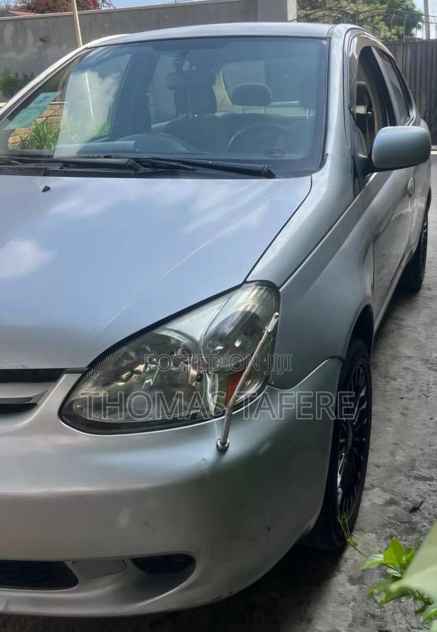 Toyota Platz 2005 Beige