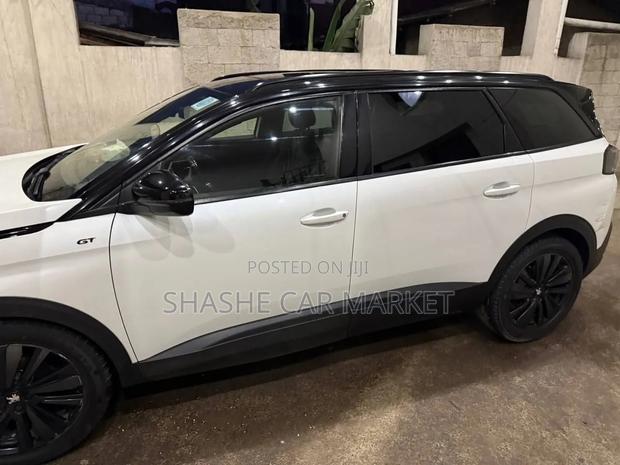 Peugeot 5008 2022 White