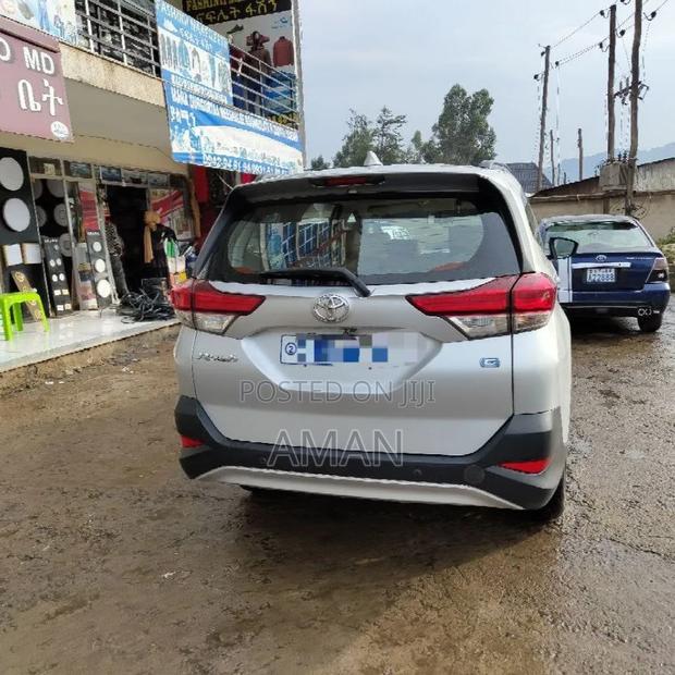 Toyota Rush 2021 Silver