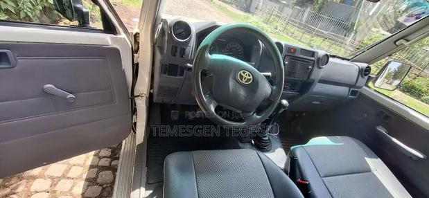 Toyota Land Cruiser 2019 White