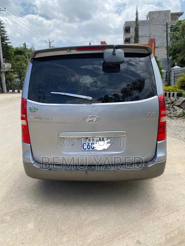 Hyundai Staria 2022 Gray