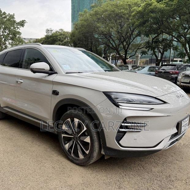 BYD Song Plus 2025 White