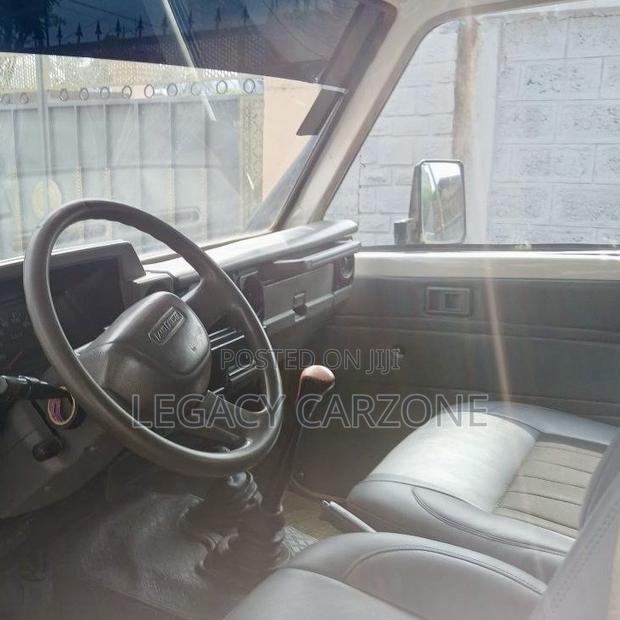 Toyota Land Cruiser 2005 White