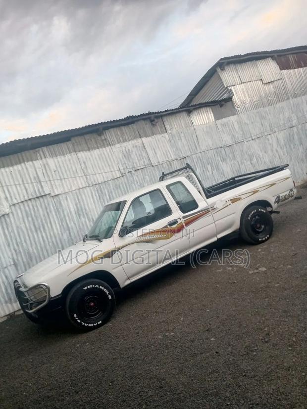 Toyota Hilux 1994 White