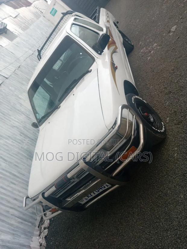 Toyota Hilux 1994 White