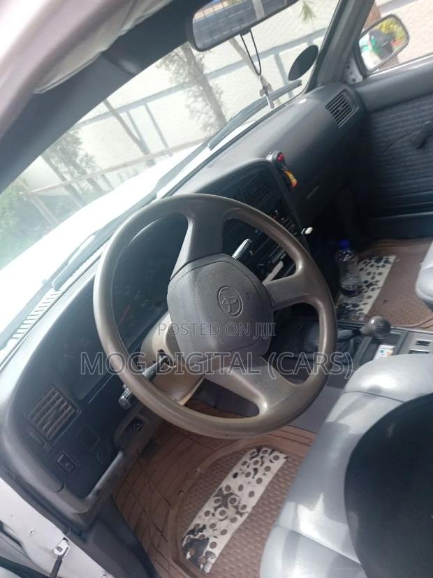 Toyota Hilux 1994 White