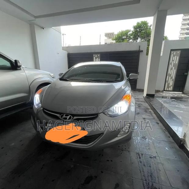 Hyundai Avante 2013 Silver