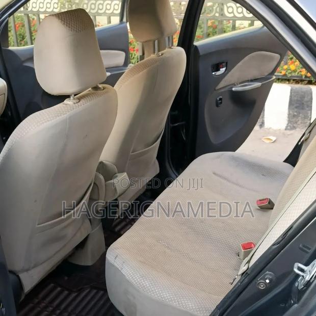 Toyota Yaris 2012 Gray