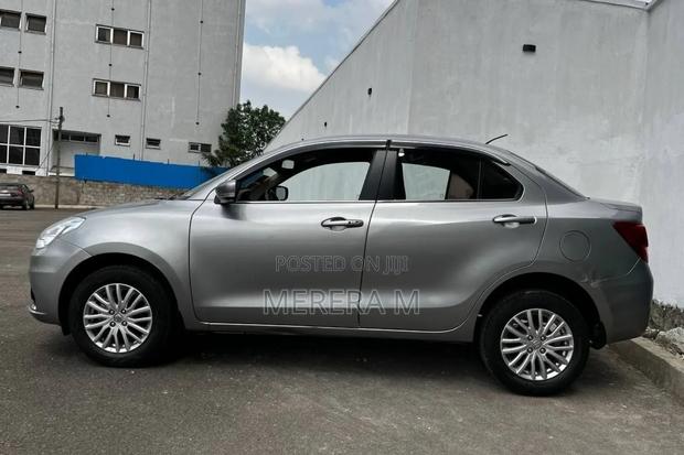 Suzuki Dzire 2022 Silver