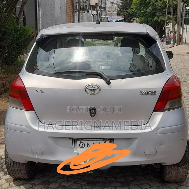 Toyota Yaris 2009 Silver