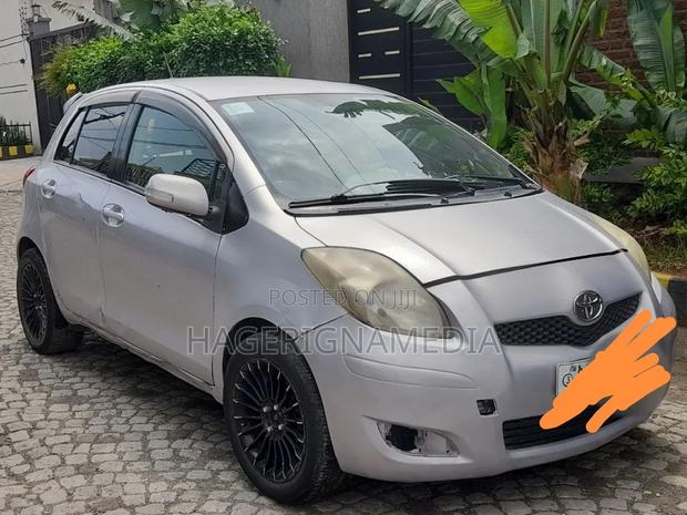 Toyota Yaris 2009 Silver