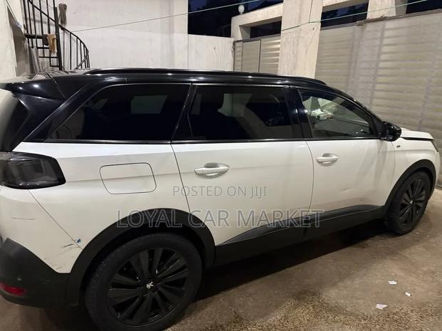 Peugeot 5008 2021 White