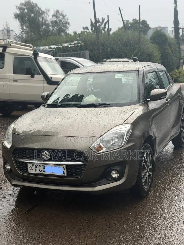 Suzuki Swift 2022 Ivory
