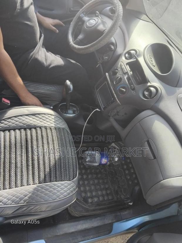 Toyota Vitz 2003